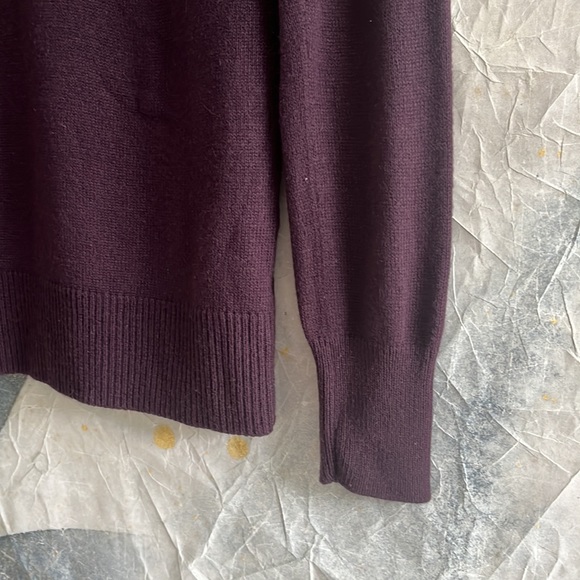 Gap Luxe Plum Sweater w/Shoulder Buttons M - Picture 7 of 11